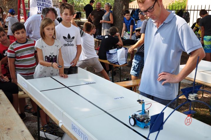 Foto Društvo za robotiku Istra