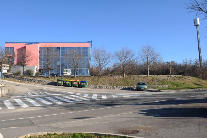 Zemljište koje je SNV kupio nalazi se u neposrednoj blizini, odnosno istočno od Češkog kulturnog doma / Foto Marko GRACIN