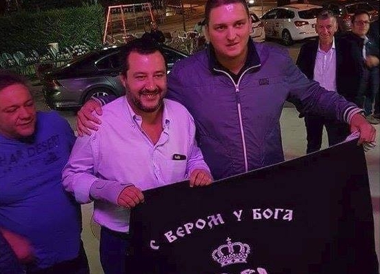 Matteo Salvini slikao se s podržavateljima srpske nacionalnosti
