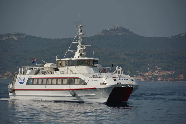 Sljedeće sezone vozit će veći i brži katamaran