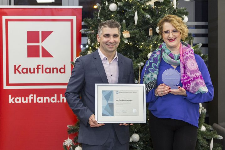 Aleksandar Zemunić, član uprave tvrtke SELECTIO i Dunja Firšt, direktorica Ljudskih resursa Kaufland
