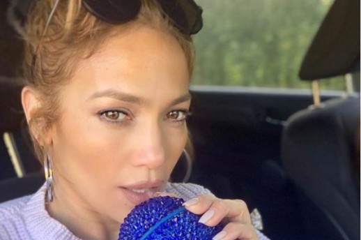 Jennifer Lopez, Instagram