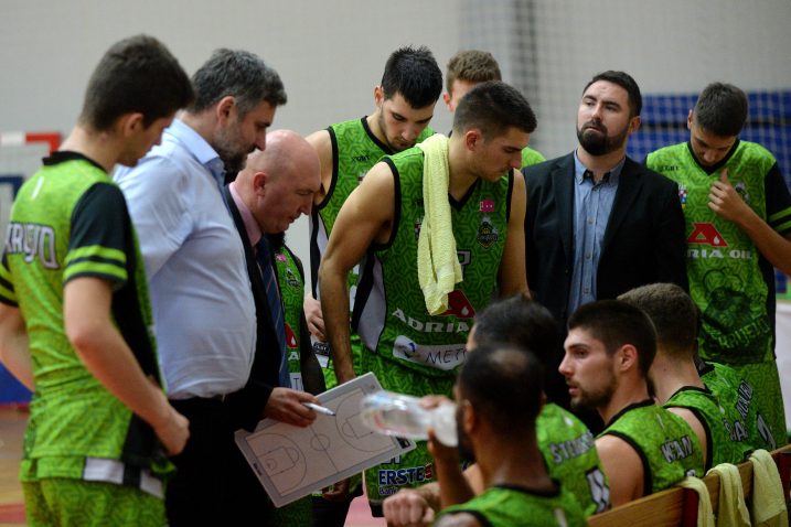 Utakmica na Mavrincima počinje u 18 sati/Foto Arhiva NL