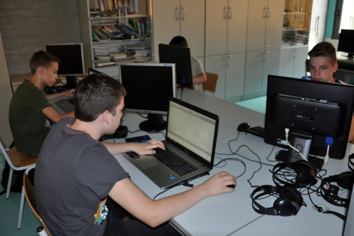 Krčka osnovna škola domaćin mladim informatičarima / Foto Mladen Trinajstić