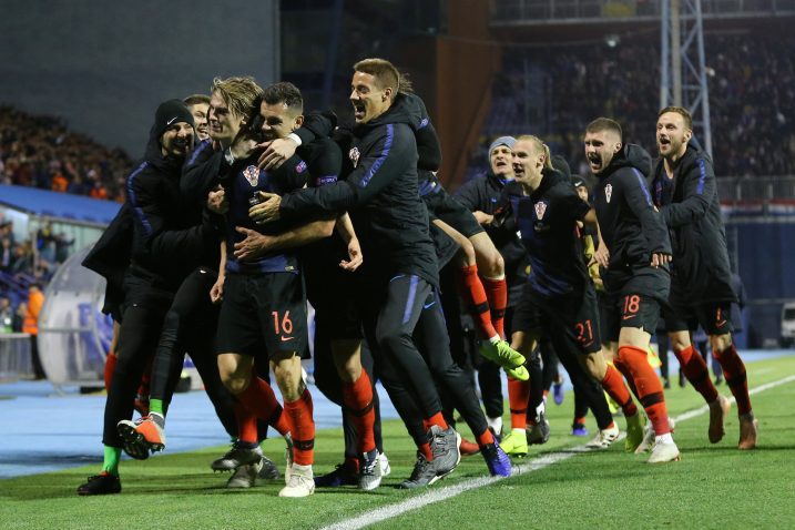 Velika radost hrvatskih reprezentativaca s Tinom Jedvajom u naslovnoj ulozi/Foto REUTERS