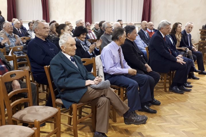 Ogroman pljesak zadobio je njegov kraj govora Josipa Brozovića gdje je citirao pokojnog hrvatskog pjesnika Vladu Gotovca