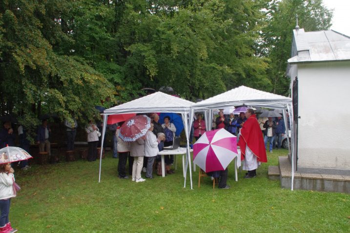 Pjevanu misu služio je vlč. Tomislav Ravnjak