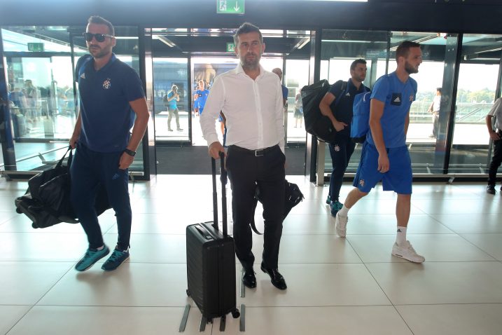 Nenad Bjelica, trener Dinama, "uhvaćen" po dolasku u zračnu luku u Bernu/L. STANZL/PIXSELL