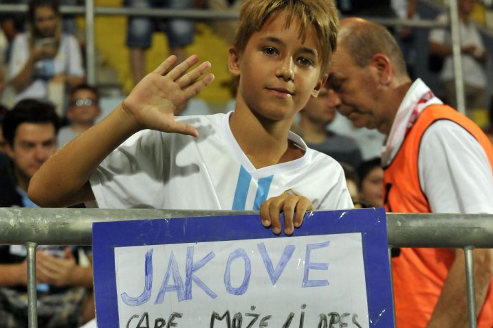 Navijačka podrška Jakovu Puljiću i uhvaćen kolega na zadatku/S. JEŽINA