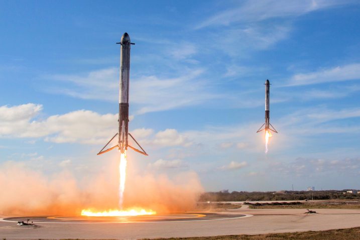 FOTO/Falcon Heavy, Wikimedia Commons