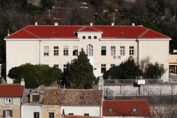 Osnovna škola Bakar spada u najstarije škole u Republici Hrvatskoj