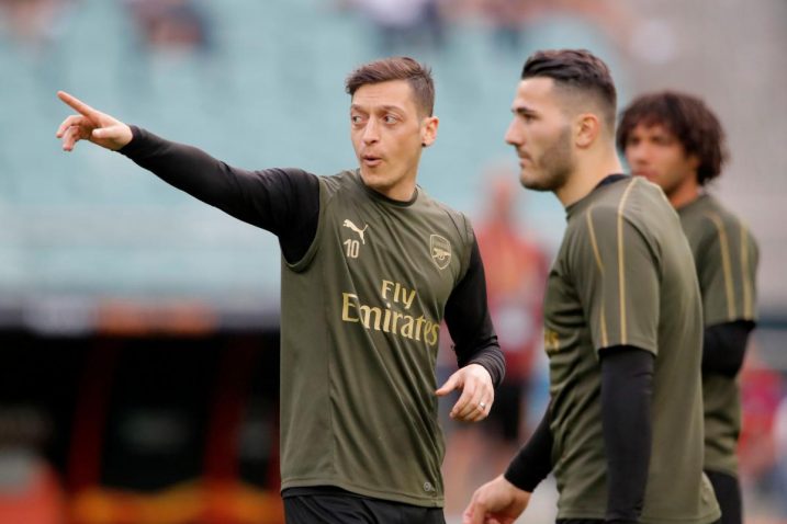 Mesut Ozil i Sead Kolašinac/Foto REUTERS