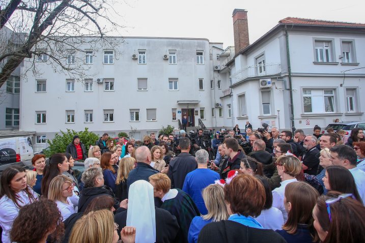 Prosvjed zaposlenika Dječje bolnice Srebrnjak / Foto Matija Habljak/PIXSELL