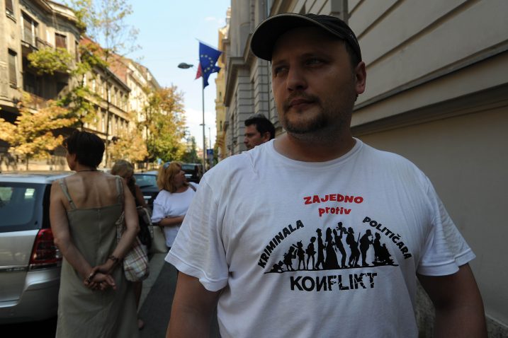 Iva Anzulovic nije se pojavila na tiskovnoj konferenciji, ostavivsi i "suborce-aktiviste" i brojne novinare bez objasnjenja / Foto Davor Kovačević