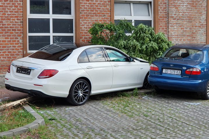 Bočkajev bijeli Mercedes na mjestu nezgode/Foto PIXSELL