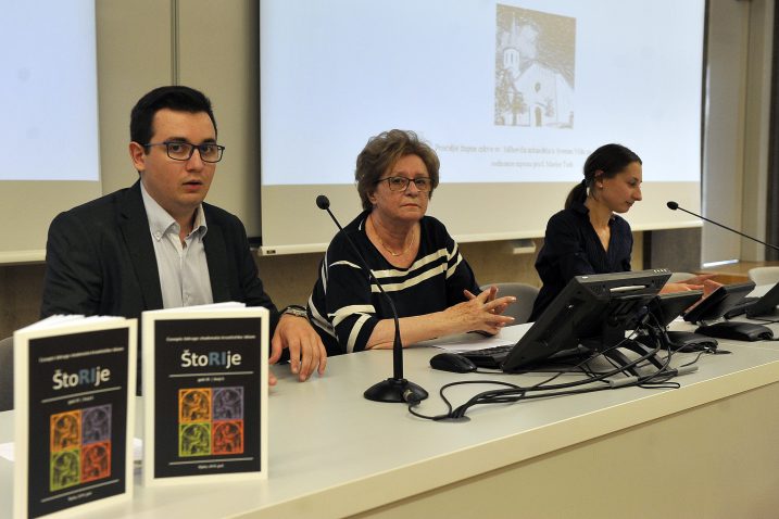 Studenti pronašli način kako zahvaliti profesorici Mariji Turk / Snimio Roni BRMALJ