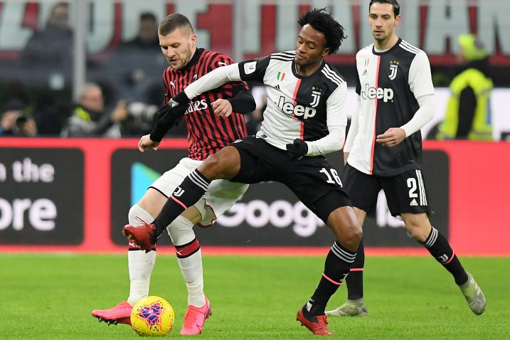Ante Rebić (Milan) i Juan Cuadrado (Juventus)/Foto REUTERS