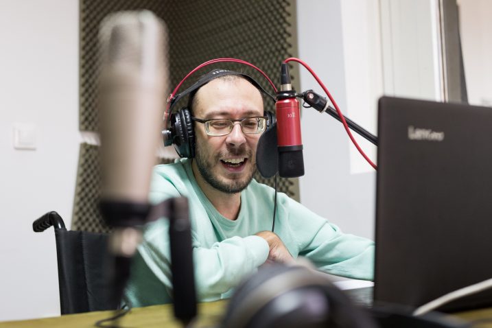 Novinarstvo je živi organizam i nije imuno na globalno klizanje prema dolje. Gosti Medijane ne žale se puno, oni su navikli predano raditi svoj posao i živjeti ga. Bitno je ne spuštati kriterije i biti uporan u traženju odgovora - Saša Drinić /