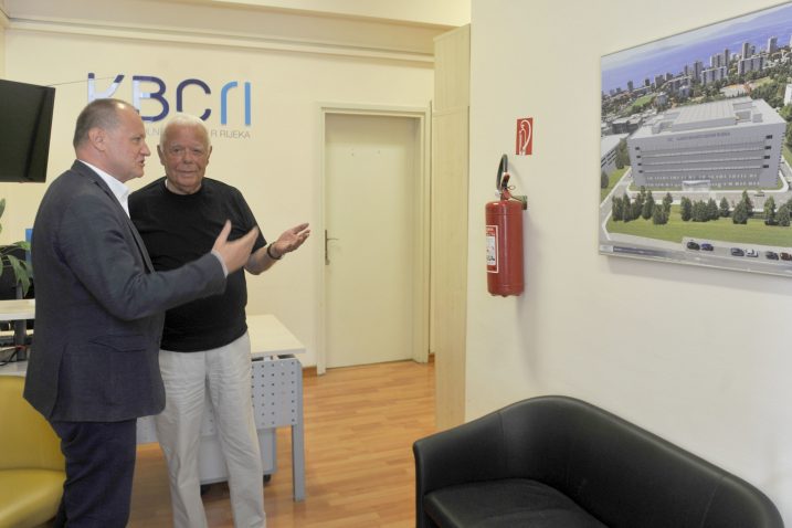 Bivši i sadašnji ravnatelj s nestrpljenjem očekuju novu bolnicu / Snimio Vedran KARUZA