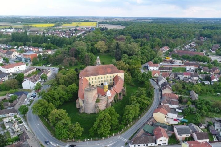 Dvorac u središtu Valpova / Foto:: IVAN RAJKOVIĆ