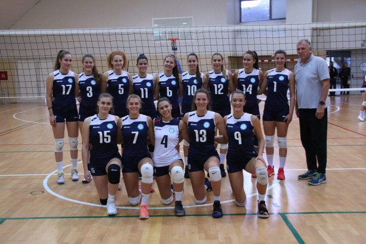 Odbojkašice Rijeke s trenerom Igorom Lovrinovom