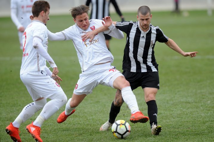 Alen Matovina je pogodio za crno bijele na Lonji/D. KOVAČEVIĆ