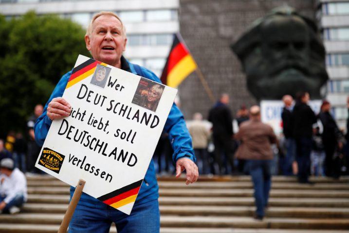 Pristaša ekstremne desnice u Chemnitzu nosi poruku: 'Tko ne voli Njemačku neka je napusti'