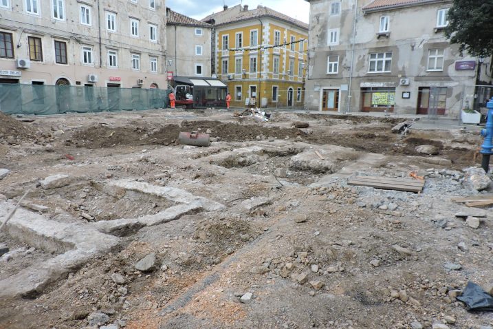 Dosadašnjim arheološkim nadzorom većim dijelom su utvrđeni gabariti crkve i samostana / Foto D. PRPIĆ