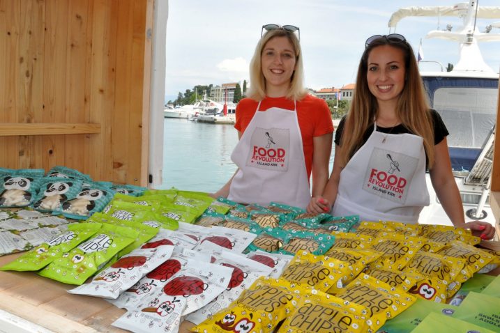 Food Revolution Day – Kongres zdravlja u Malinskoj izazvao je veliko zanimanje domaćih, ali i gostiju / Snimio Mladen TRINAJSTIĆ