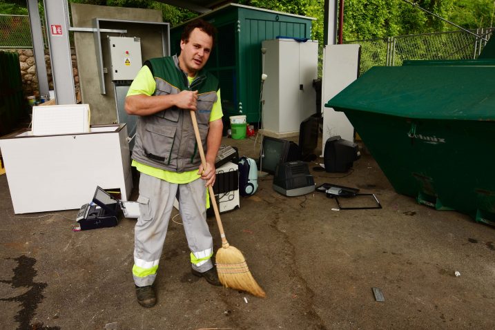Vrećice za korisni otpad mogu se preuzeti u lovranskom Reciklažnom dvorištu / Snimio Marin ANIČIĆ