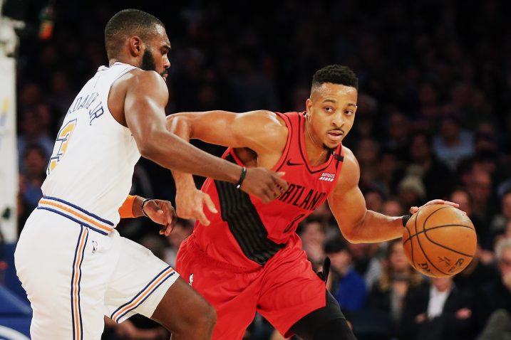 Tim Hardaway (New York) i CJ McCollum (Portland Trail Blazers)/Foto REUTERS