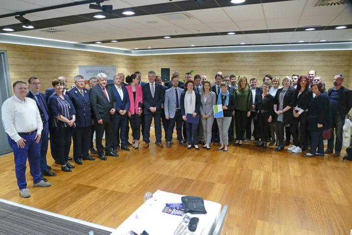 Na okupu sudionici značajnog rapskog susreta / Snimio Hrvoje HODAK