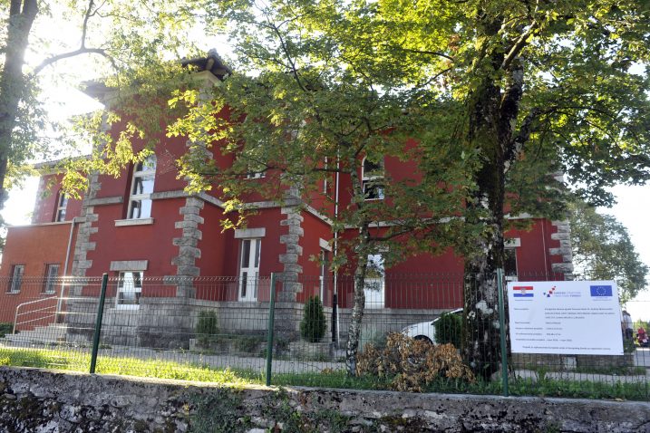 U područnoj školi u Jušićima u tijeku je energetska obnova / Snimio Vedran KARUZA