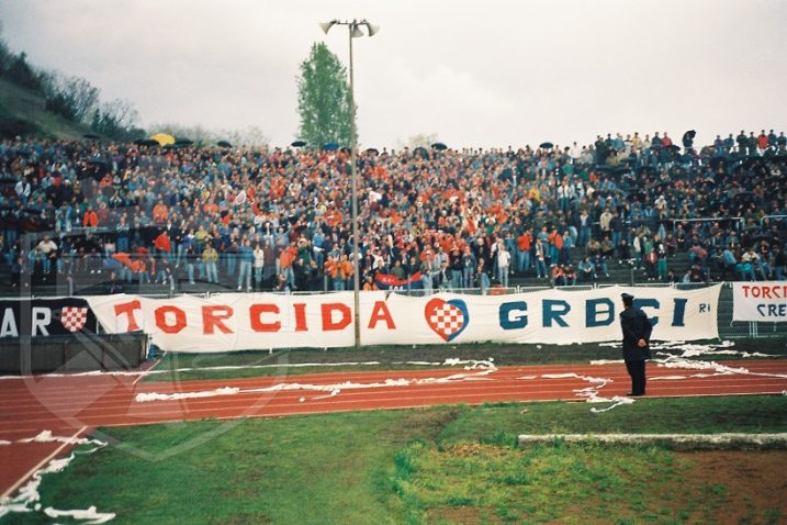 Istočna tribina stadiona na Kantridi nerijetko je bila puna navijača Hajduka iz Rijeke i okolice/www.torcida.hr