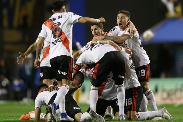 Igrači River Plate slave prolaz/Foto REUTERS