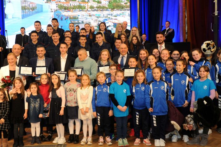 Na okupu svi dobitnici godišnjih nagrada Grada / Snimio Marko GRACIN