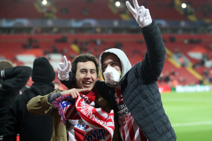 Navijači Atletico Madrida imali su razloga za slavlje na legendarnom Anfield Roadu/Foto REUTERS