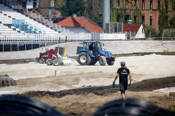 Stadionom u Kranjčevićevoj još uvijek dominira teška mehanizacija/Foto Pixsell