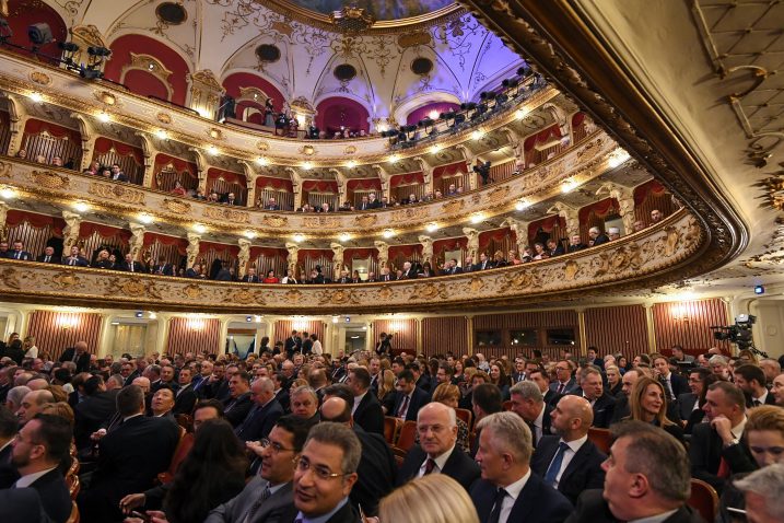 Protokol je u istu ložu smjestio Milana Bandića koji ima status optuženika i čelnika institucije koja ga kazneno progoni Dražena Jelenića / Foto Josip REGOVIC/PIXSELL