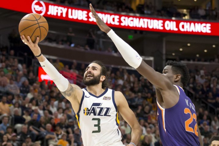 Ricky Rubio (Utah Jazz) i Deandre Ayton (Phoenix Suns)/Foto REUTERS
