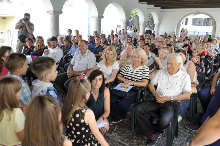 Prepuna gradska Loža na predstavljanju slikovnice / Snimio Vedran KARUZA