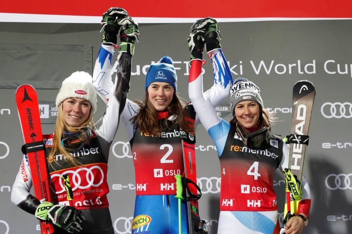 Petra Vlahova između Mikaele Shiffrin i Wendy Holdener/Foto REUTERS