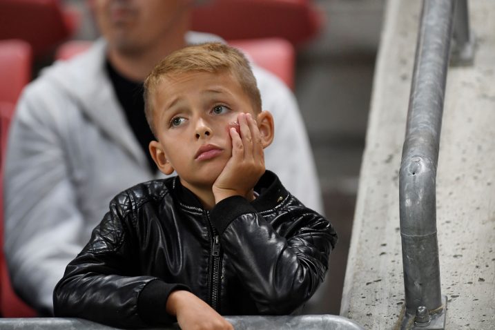 Razočarani mladi navijač Slovačke / Foto: REUTERS