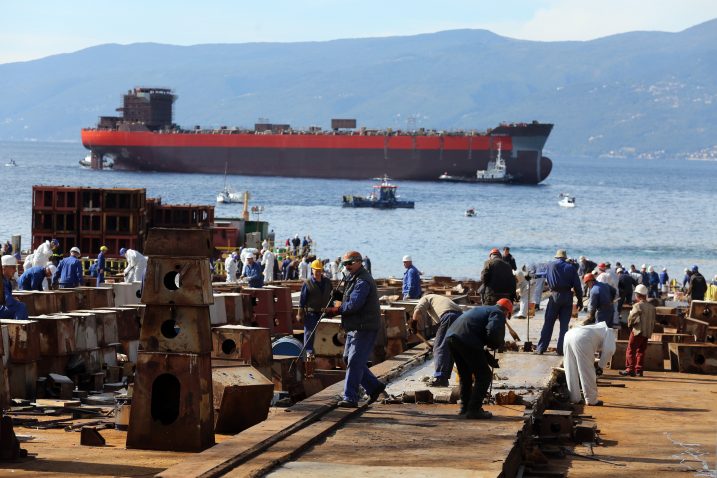 Tanker »Santiago« u Rijeku se iz Pule vraća u gorem stanju nego što je otišao Foto Goran Kovačič/PIXSELL