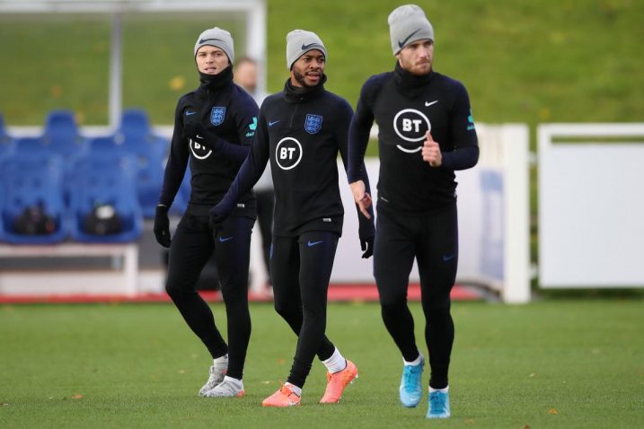 Raheem Sterling s Trippierom i Chilwellom tijekom treninga reprezentacije/Foto REUTERS