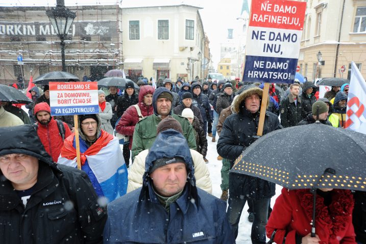 S jednog od prosvjeda radnika za očuvanje sisačke rafinerije / Foto Darko Jelinek
