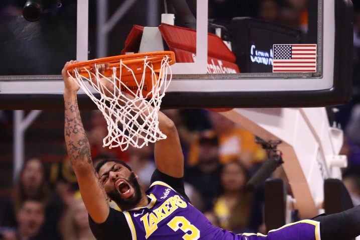 Zakuacavanje Anthonyja Davisa (Los Angeles Lakers)/Foto REUTERS