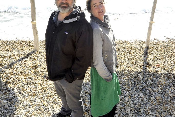 Smiljan Radić i Marcela Correa na bašćanskoj Veloj plaži / Snimio Sergej DRECHSLER