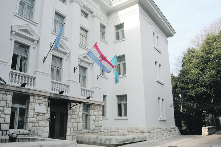 Rektorat Sveučilišta u Rijeci - Javna rasprava o izmjenama Statuta za mjesec dana / Arhiva NL