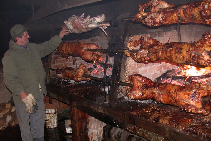 „Lička janjetina“ je svježe janjeće meso hrvatske izvorne pasmine ovce, lička pramenka, istaknuo je ministar Tolušić